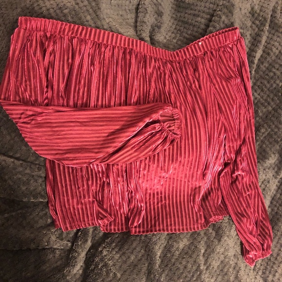 Off the shoulder long sleeve maroon forever 21 top - Picture 1 of 4